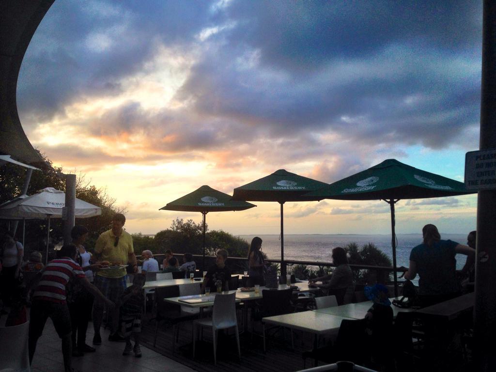 Stradbroke Island Beach Hotel Point Lookout Extérieur photo